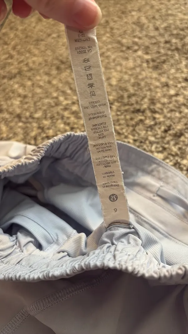 Lululemon Shorts Hotty Hot 2.5" - Image 6