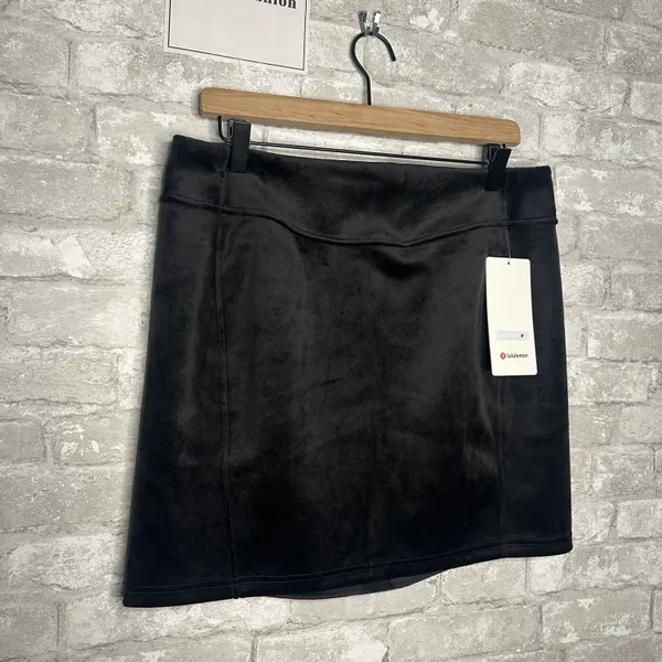 Lululemon Scuba High Rise Mini Skirt Velvet NWT Size XL (BLACK) LW8AL9S - Image 2