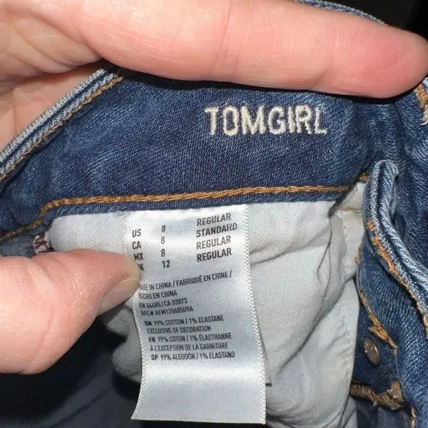 American Eagle destroyed relaxed 8 Tomgirl jeans - Image 2