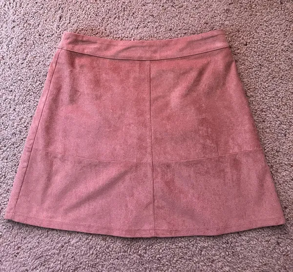 Lulus light pink skirt - Image 2