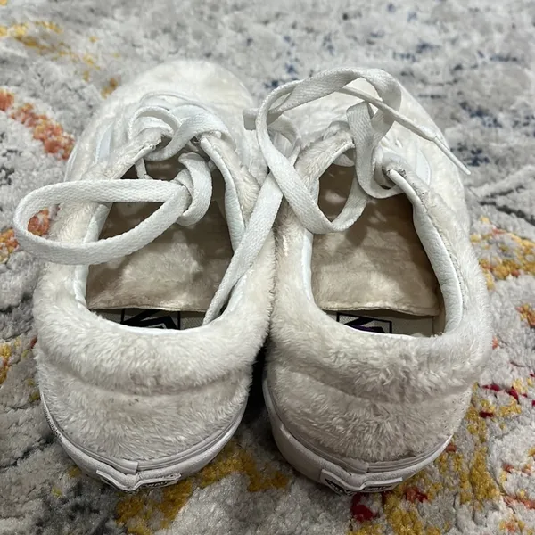 Vans w size 8 teddy fuzzy old school skate sneakers - Image 3