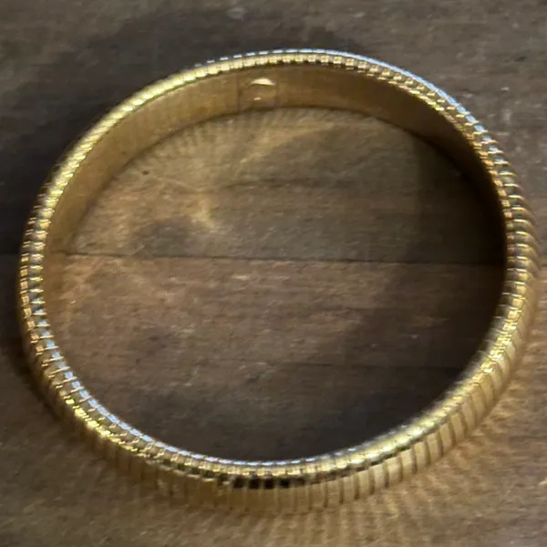Vintage Marshal Metals flexible ribbed bangle bracelet Gold - Image 5