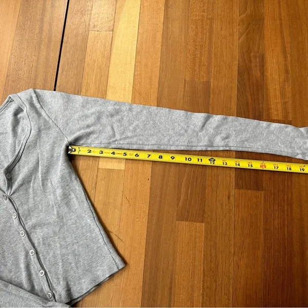 Brandy Melville Heather Gray Button Thermal, One Size - Image 5