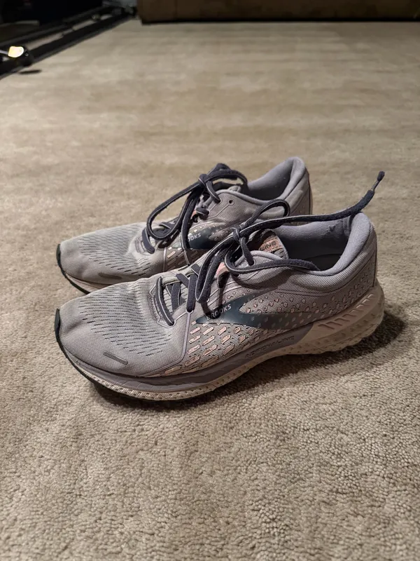 Brooks Adrenaline GTS Running Shoes Women’s Size 9 - Image 3