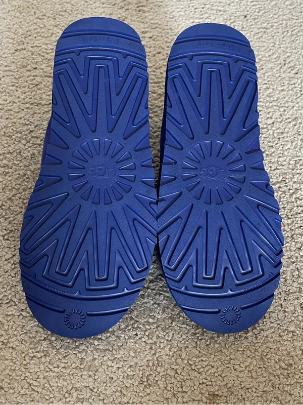 UGG Neumel Navy Blue Suede Lace Up Sheepskin Lined Chukka Boots Womens Size 9 - Image 8