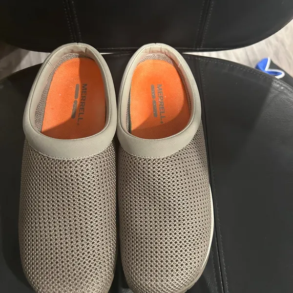 Merrell Women's Encore Breeze slip-on shoes. - Image 3