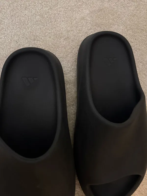 Yeezy Slides Adidas Onyx - Image 5