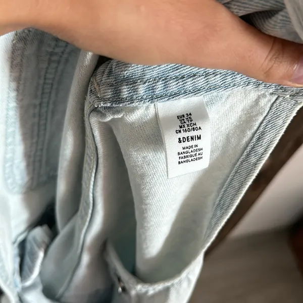 Hennes & Mauritz NWOT light wash denim blue boho high rise 90’s overall Shorts size XS - Image 12