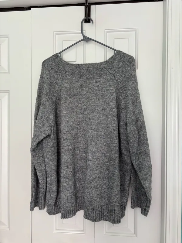 Old Navy Gray Sweater - Image 3