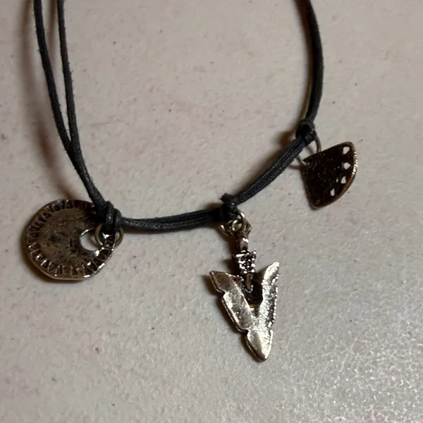 Silver Charm Necklace with arrowhead - Image 4