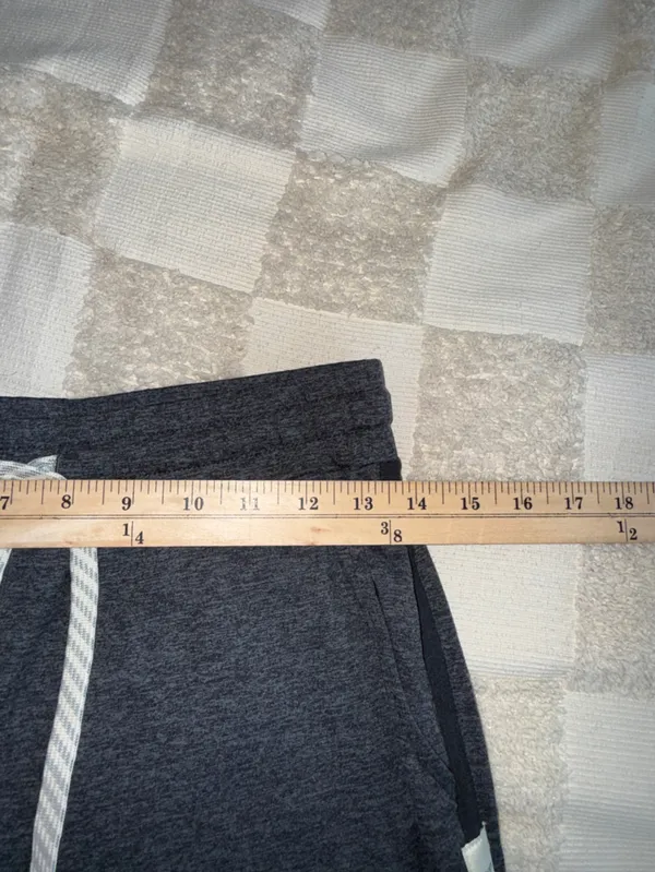 Vuori‎ Women's Performance Joggers - Image 4