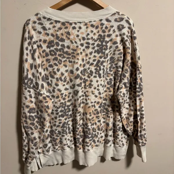 Aerie Oversized Summer Fleece Sweatshirt Leopard- Size Large - Image 4