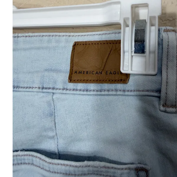 American Eagle Outfitters Denim Shorts Light‎ Wash Size 4 Next Level Stretch - Image 5