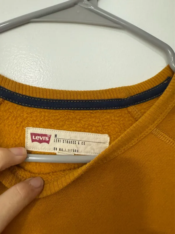 Vintage Levi’s Sweatshirt Crewneck  - Image 2