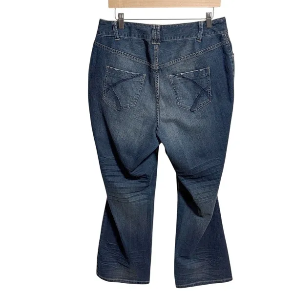 Lane Bryant Distinctly Bootcut Jeans Women Blue Wash Size‎ 14 - Image 3