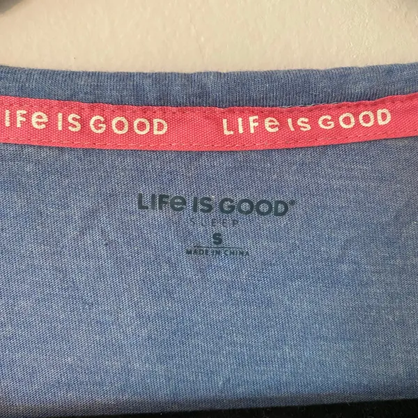 Life Is Good Blue Happiness Comes In Waves Cotton T-Shirt Top Women's size Small - Image 2
