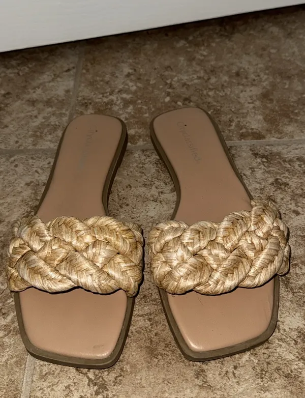 Sandals Gold Size 6.5 - Image 2