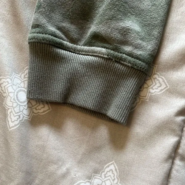 Universal Threads camo pullover sweatshirt,  size large - Image 2