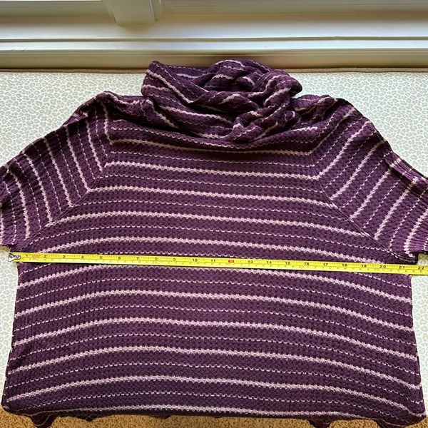 We The Free mock turtleneck long sleeve top dark plum size M - Image 10