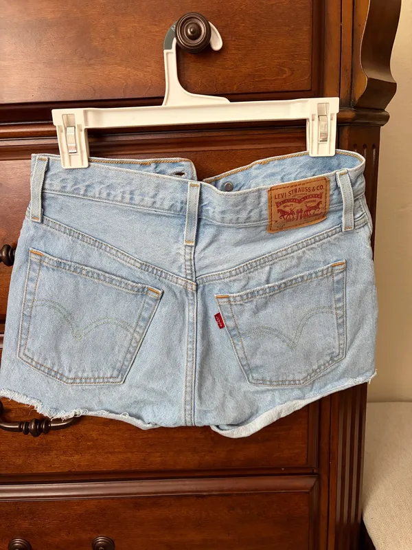 Levi’s 501 Denim Ripped Shorts - Image 2