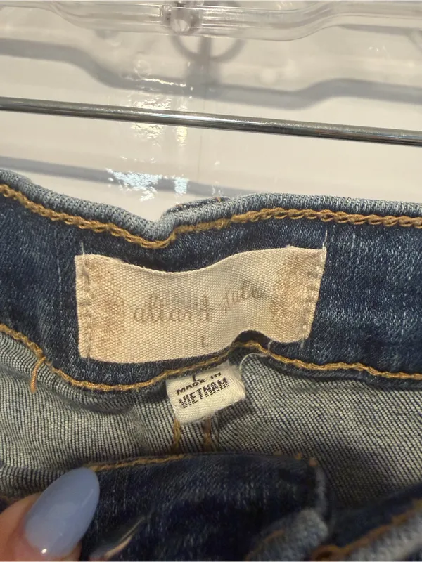 Dark‎ Blue Altar’d State stretchy Distressed Denim Shorts - Women - Image 2