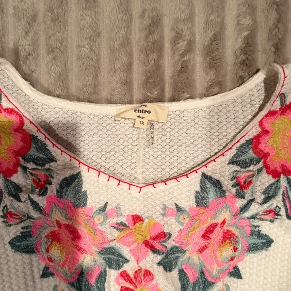 Entro White‎ Waffle Knit Floral Embroidered Tie Front Top Plus Size 1X Boho - Image 3