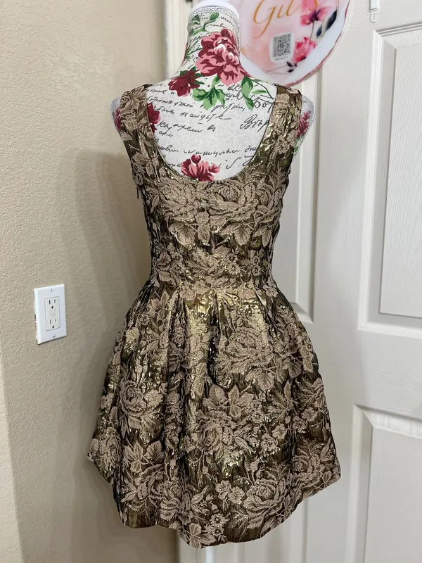 Soieblu Gold Metallic Floral Fit-and-Flare Dress size S - Image 3