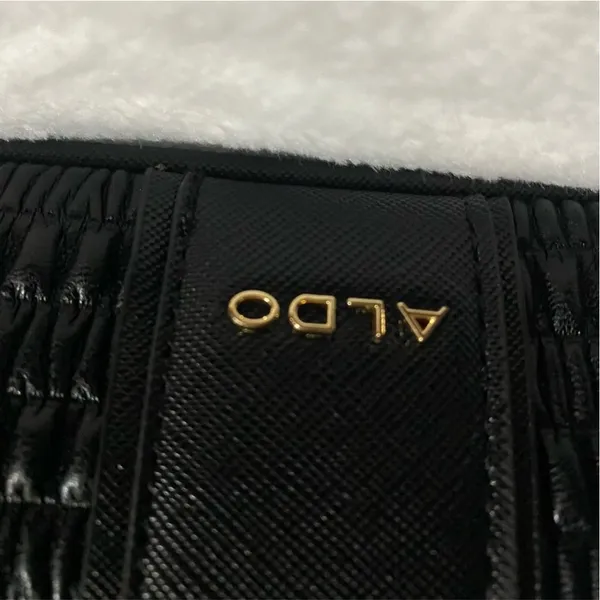 Aldo Black Textured Faux Leather Shoulder Bag Chunky Chain Detail and Lion Logo - Image 5