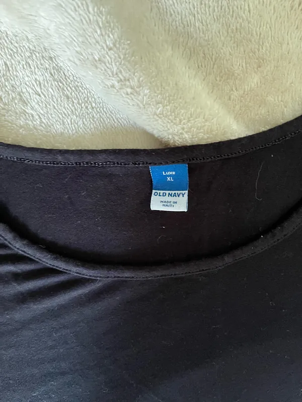 Old Navy Top  - Image 2