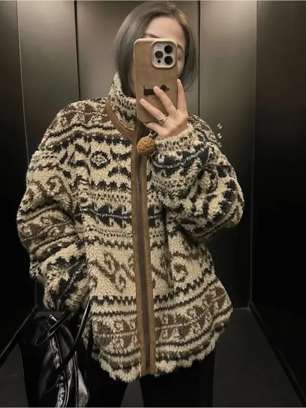 Cozy Patterned Sherpa Jacket in Brown & Cream Size M - Image 3