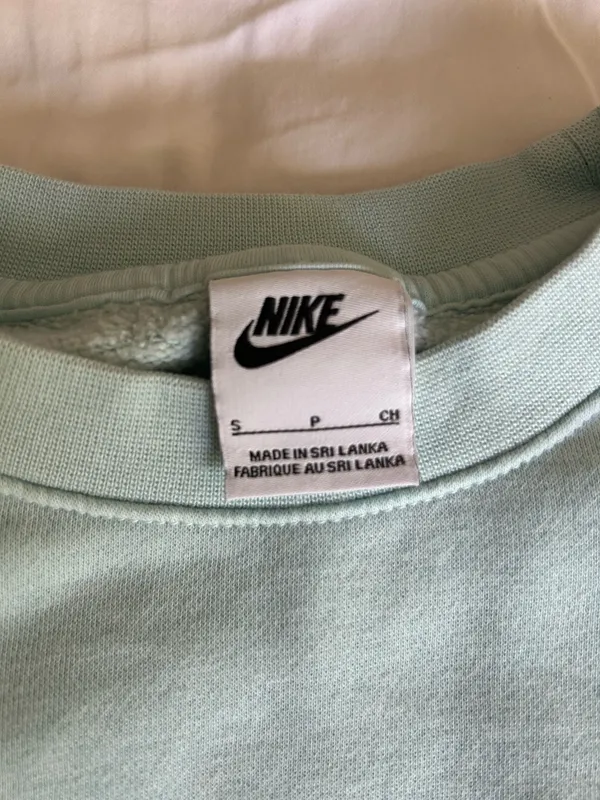 Nike Sweatshirt - Image 2