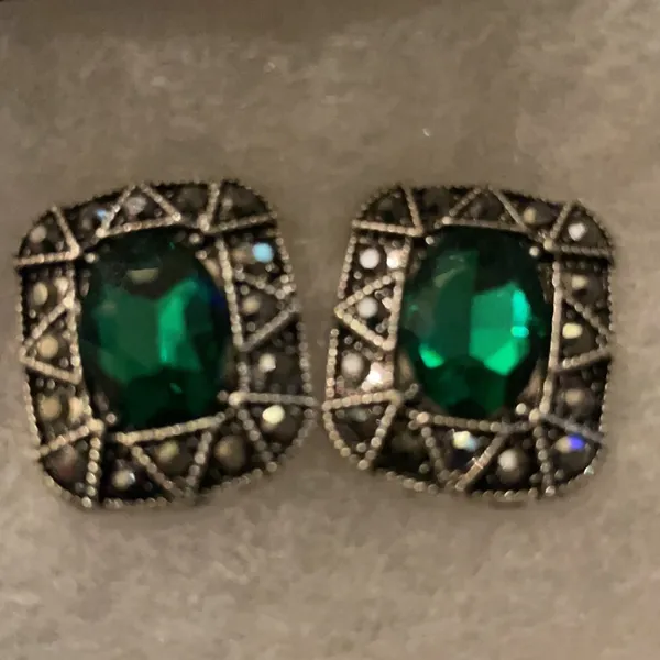 Young Money Green‎ Post Earrings Green - Image 2