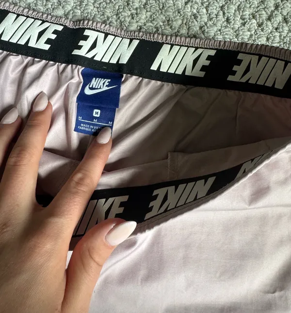 Nike Women’s Shorts - Image 2