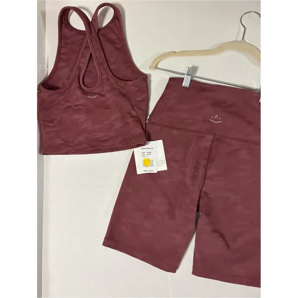 NWT new $142 beyond yoga s shorts xs top set dark pink camo mauve - Image 5