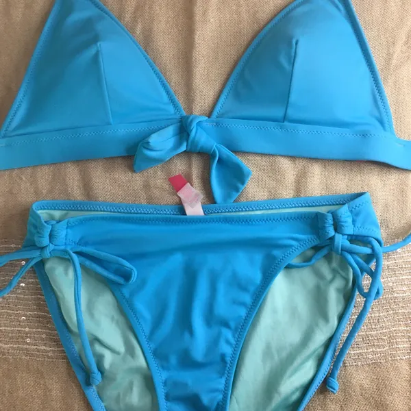2pc Victoria’s Secret Bikini Removable padding Size: Small - Image 2