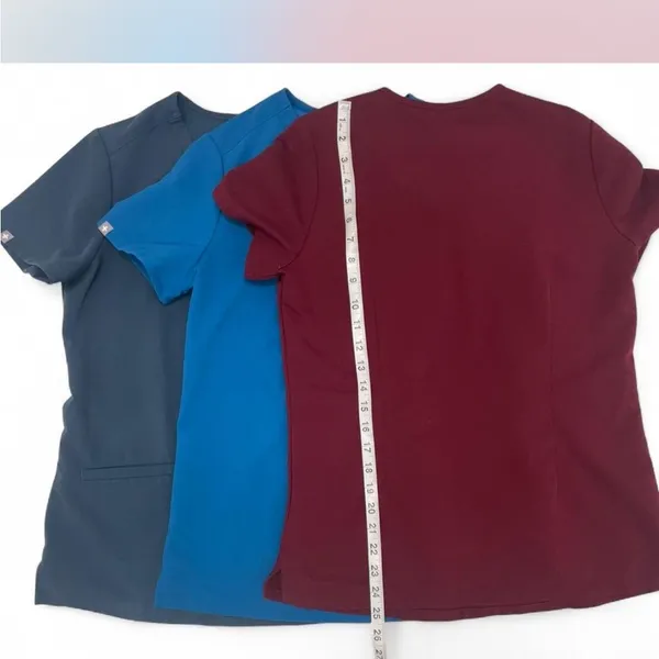 Three (3) Figs Catalina One-Pocket Scrub Top - Maroon, Blue, Charcoal. Size XS - Image 3