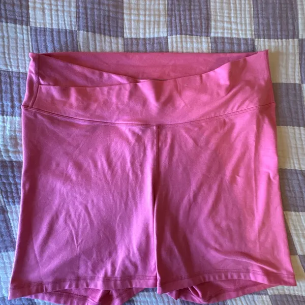 Old Navy Women's Bright Pink Bike Shorts - Image 2