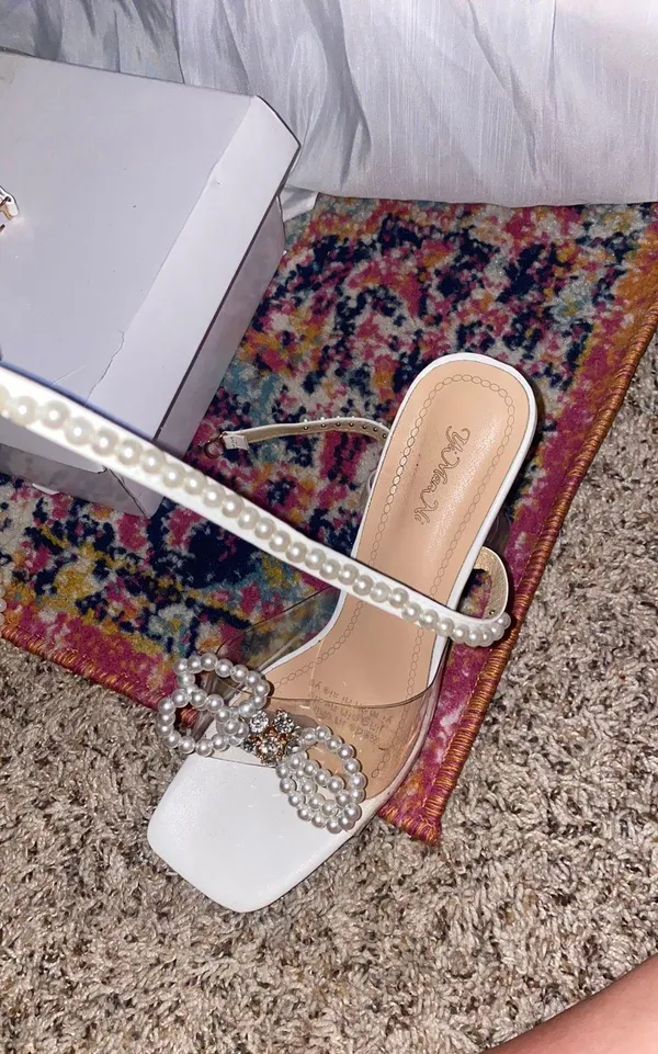 Pearl Bow Heels Size 8.5 - Image 3