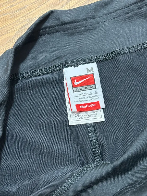 Medium/large Nike black spandex shorts - Image 4