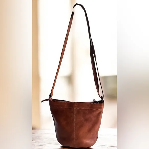 Vilenca Hollan Woven Leather Crossbody Bag - Image 2