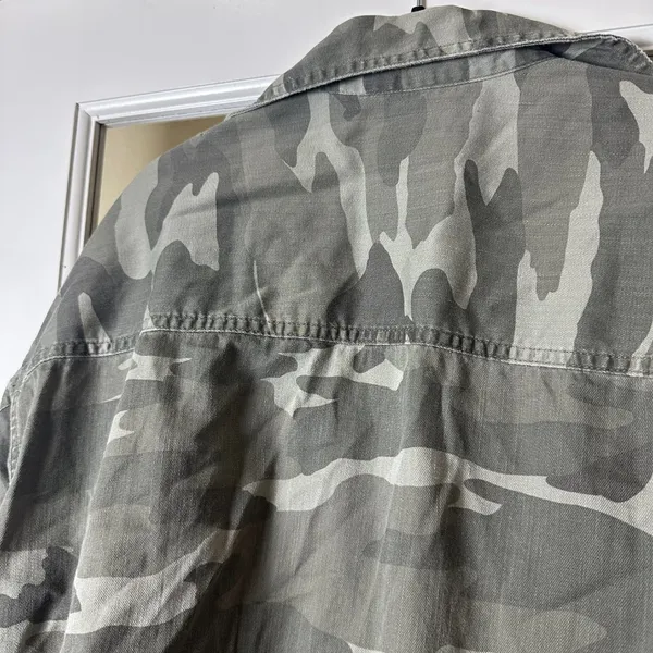 AMERICAN EAGLE Camo Camouflage Shirt Jacket Shacket Size Medium Green - Image 12