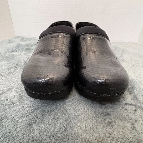 Abeo Black Patent Leather Stapled Clog Grid Pattern Ellie 9N Neutral-Rubber Sole - Image 7