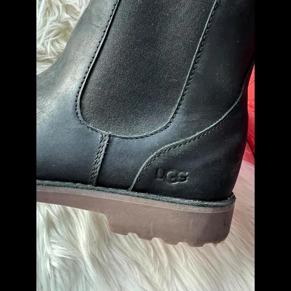 UGG Women's Classic Ankle Chelsea Boots - Size 6 - Image 4