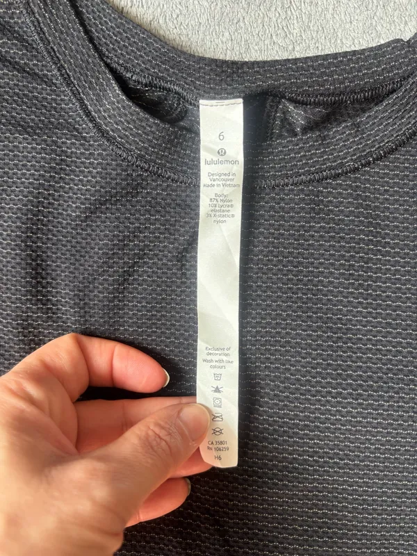 Lululemon x Peloton Shirt - Size 6 - Image 2