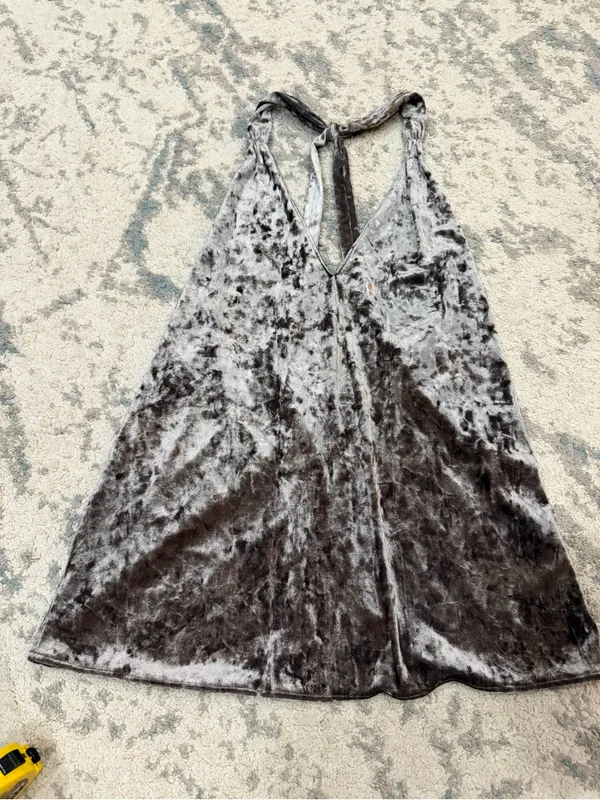Zara Gray Silver Crushed Velvet Halter Tank Open Back S NWT - Image 3