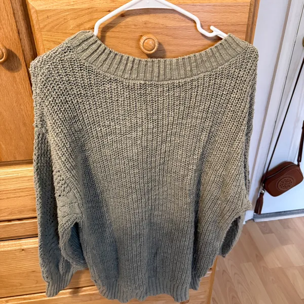 American Eagle Sweater - Image 4