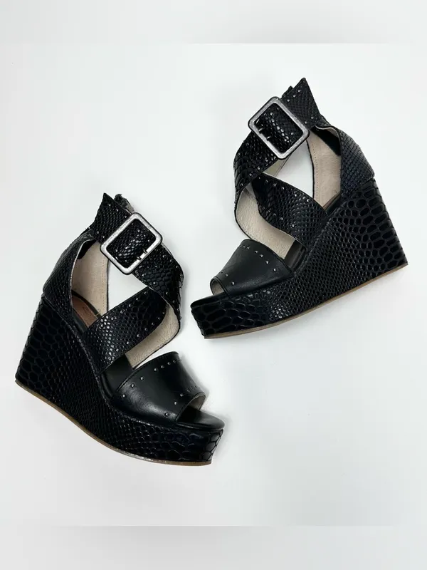 Freebird Terra Wedge Sandals Black Size 5 - Image 7