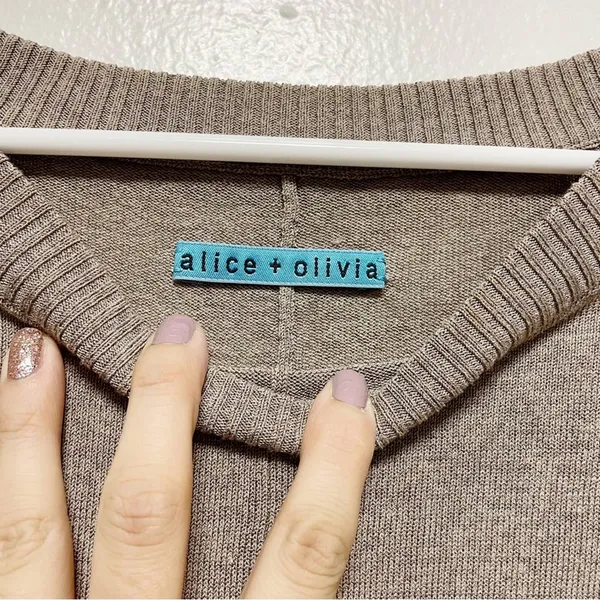 Alice & Olivia Tan Short Sleeve Crew Neck Tunic Sweater - Image 8