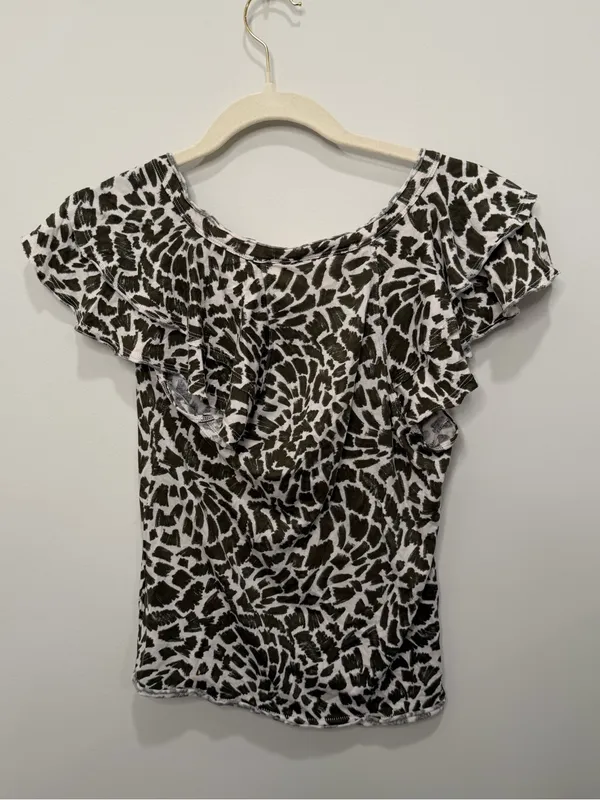 Maeve Anthropologie Olive Green White Abstract Print Ruffle Sleeve Top Size XS‎ - Image 4
