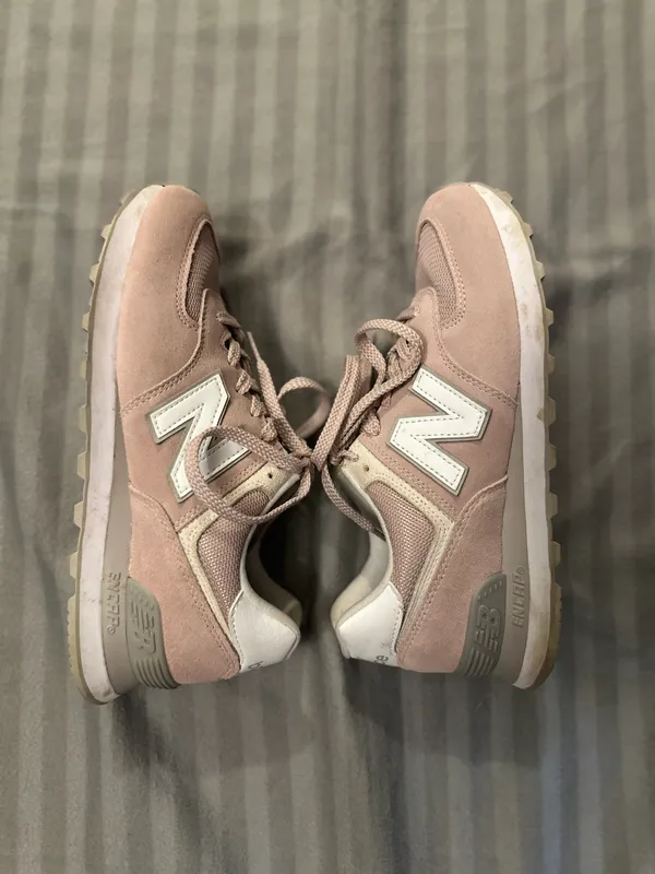 New Balance Women’s 574 Shoes - Image 4